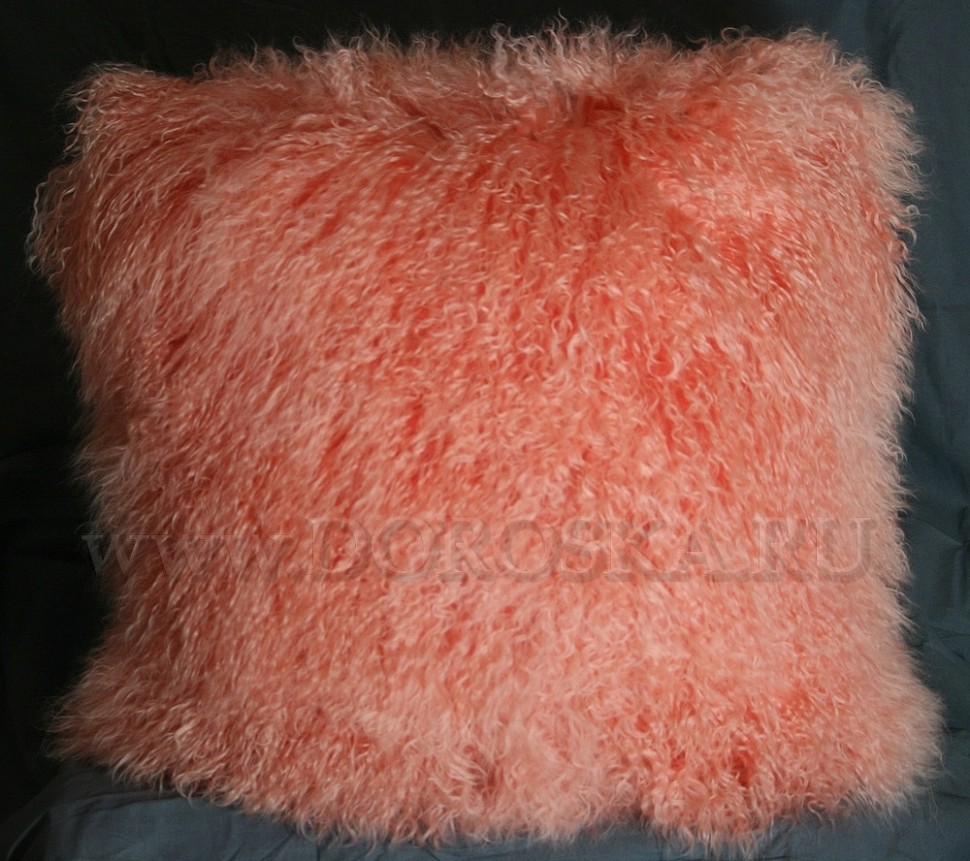  Подушка двусторонняя персикового цвета. Размер 60 х 60 см. Цена 7600 рублей. 