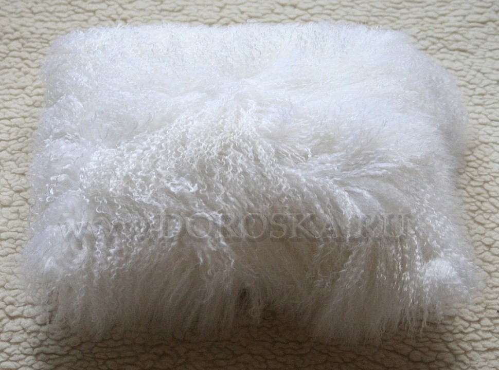 Подушка односторонняя белая. Размер 45 х 45 см. Цена 4500 рублей. 