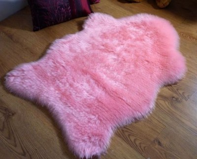 Розовый коврик прикроватный 